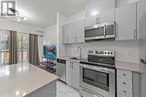 213 - 1165 Journeyman Lane, Mississauga, ON - Indoor Photo Showing Kitchen With Stainless Steel Kitchen With Upgraded Kitchen