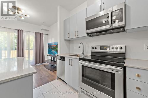 213 - 1165 Journeyman Lane, Mississauga, ON - Indoor Photo Showing Kitchen