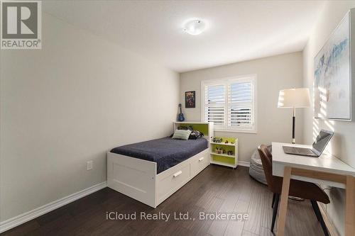 115 Echovalley Drive, Hamilton, ON - Indoor Photo Showing Bedroom