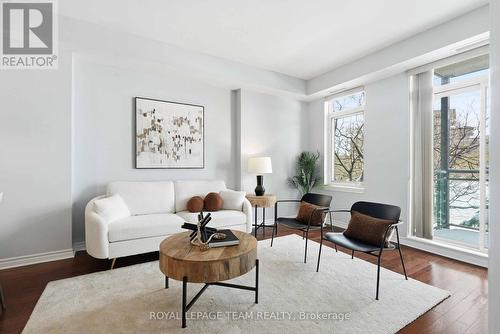 217 - 205 Bolton Street, Ottawa, ON - Indoor Photo Showing Living Room