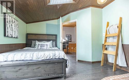 205 Glen Road, Kitchener, ON - Indoor Photo Showing Bedroom