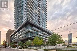 2509 - 30 ROEHAMPTON AVENUE  Toronto, ON M4P 0B9
