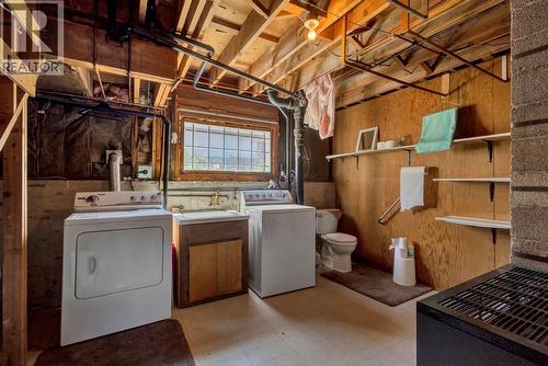 4693 Raymer Road, Kelowna, BC - Indoor Photo Showing Laundry Room