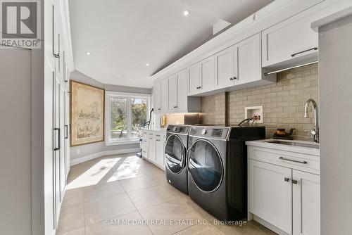 2552 Jarvis Street, Mississauga, ON - Indoor Photo Showing Laundry Room
