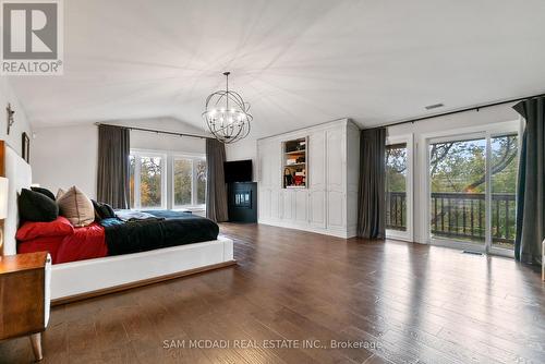2552 Jarvis Street, Mississauga, ON - Indoor Photo Showing Living Room