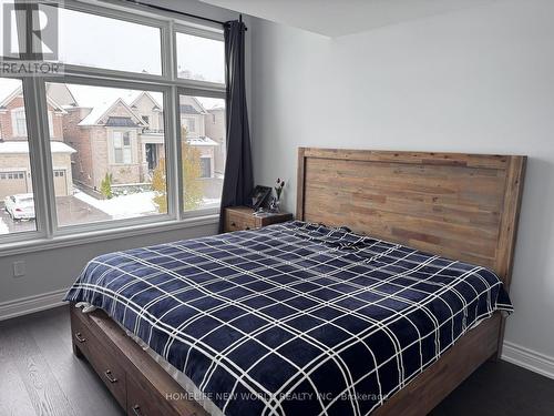 15 Prunella Crescent W, East Gwillimbury, ON - Indoor Photo Showing Bedroom