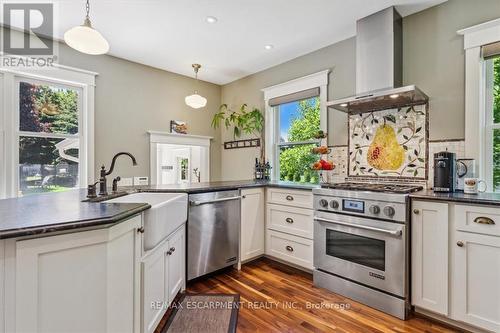 2854 Prince William Street, Lincoln, ON - Indoor Photo Showing Kitchen