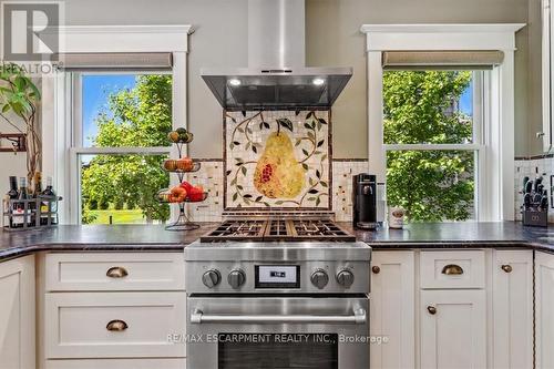 2854 Prince William Street, Lincoln, ON - Indoor Photo Showing Kitchen