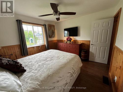 48 Madawaska Trail, Wasaga Beach, ON - Indoor Photo Showing Bedroom