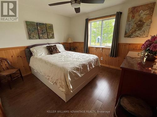 48 Madawaska Trail, Wasaga Beach, ON - Indoor Photo Showing Bedroom