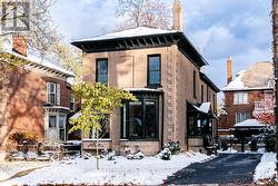 265 MACNAB STREET S  Hamilton, ON L8P 3E2