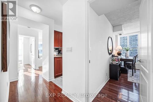 1005 - 1 Elm Drive W, Mississauga, ON - Indoor Photo Showing Other Room