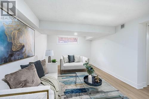 985 Central Park Boulevard N, Oshawa, ON - Indoor Photo Showing Living Room