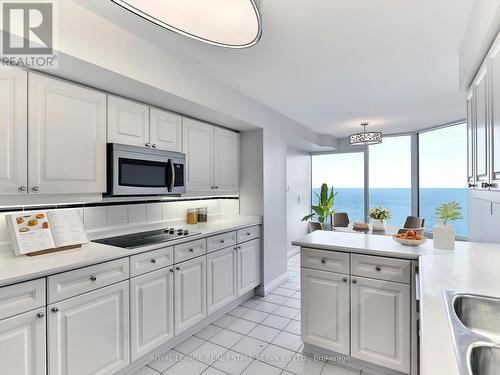 3101 - 1 Palace Pier Court, Toronto, ON - Indoor Photo Showing Kitchen