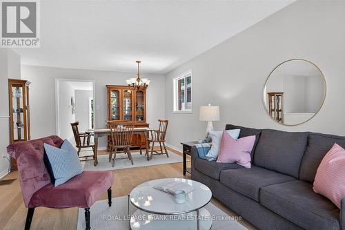 3075 Westridge Boulevard, Peterborough (Monaghan Ward 2), ON - Indoor Photo Showing Living Room