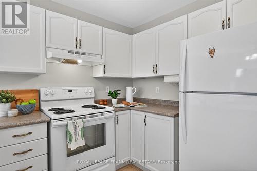 3075 Westridge Boulevard, Peterborough (Monaghan Ward 2), ON - Indoor Photo Showing Kitchen