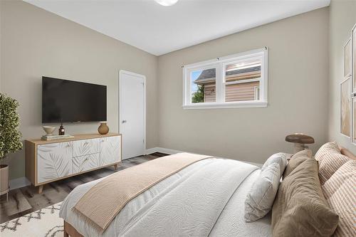 61 Luxton Avenue, Winnipeg, MB - Indoor Photo Showing Bedroom