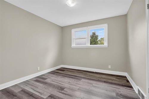 61 Luxton Avenue, Winnipeg, MB - Indoor Photo Showing Other Room