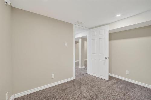 61 Luxton Avenue, Winnipeg, MB - Indoor Photo Showing Other Room