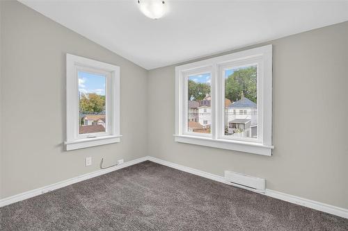 61 Luxton Avenue, Winnipeg, MB - Indoor Photo Showing Other Room