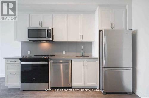 524 - 681 Yonge Street S, Barrie, ON - Indoor Photo Showing Kitchen