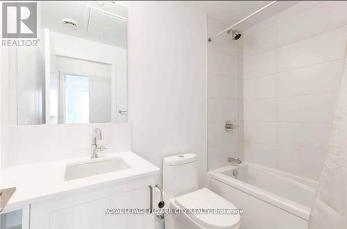 524 - 681 Yonge Street S, Barrie, ON - Indoor Photo Showing Bathroom