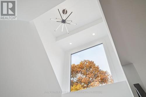 613 Santee Gate, Mississauga, ON - Indoor Photo Showing Other Room