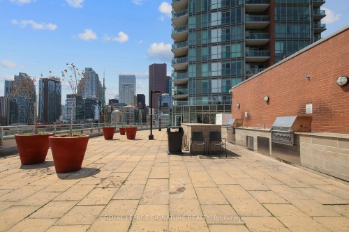 N1104-116 George Street, Toronto, ON - Outdoor