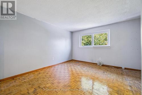 3173 Gwendale Crescent, Mississauga (Mississauga Valleys), ON - Indoor Photo Showing Other Room