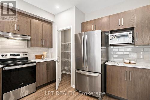 381 Cope Drive, Ottawa, ON - Indoor Photo Showing Kitchen With Stainless Steel Kitchen