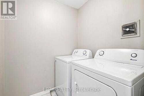 381 Cope Drive, Ottawa, ON - Indoor Photo Showing Laundry Room