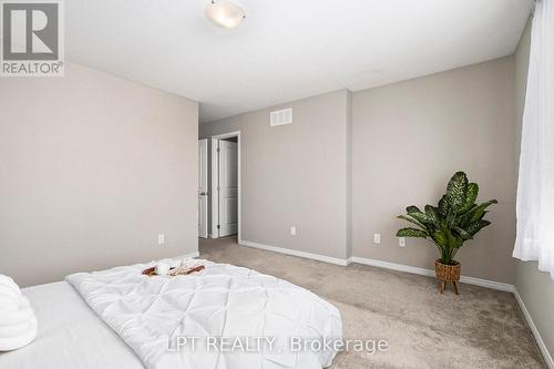 381 Cope Drive, Ottawa, ON - Indoor Photo Showing Bedroom