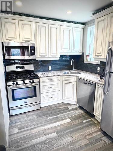 199 Kimberly Drive, Hamilton, ON - Indoor Photo Showing Kitchen