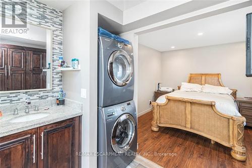 199 Kimberly Drive, Hamilton, ON - Indoor Photo Showing Laundry Room