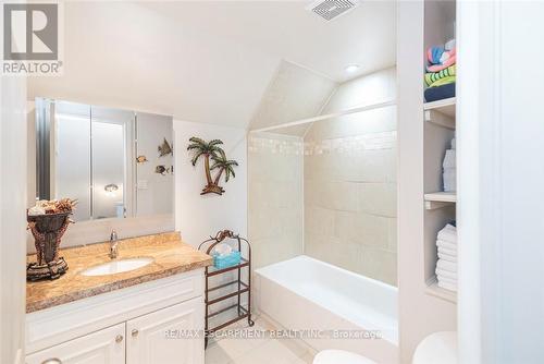 199 Kimberly Drive, Hamilton, ON - Indoor Photo Showing Bathroom