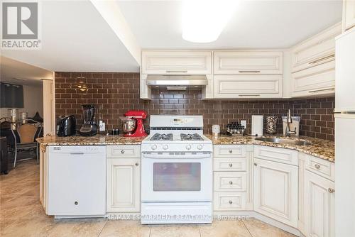 199 Kimberly Drive, Hamilton, ON - Indoor Photo Showing Kitchen