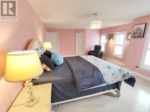 67 Chantilly Crescent, Richmond Hill, ON - Indoor Photo Showing Bedroom