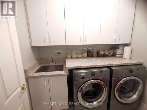 67 Chantilly Crescent, Richmond Hill, ON - Indoor Photo Showing Laundry Room