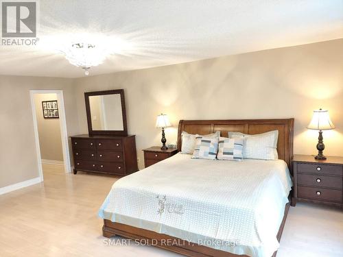 67 Chantilly Crescent, Richmond Hill, ON - Indoor Photo Showing Bedroom