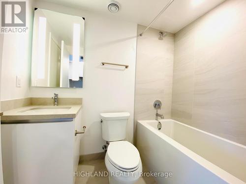 3209 - 4015 The Exchange Street, Mississauga, ON - Indoor Photo Showing Bathroom