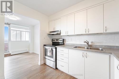 707 - 2301 Derry Road W, Mississauga, ON - Indoor Photo Showing Kitchen With Double Sink
