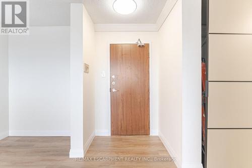 707 - 2301 Derry Road W, Mississauga, ON - Indoor Photo Showing Other Room