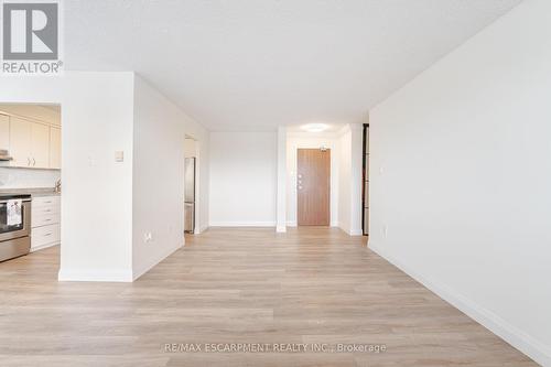 707 - 2301 Derry Road W, Mississauga, ON - Indoor