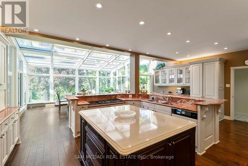 2235 Shawanaga Trail, Mississauga, ON - Indoor Photo Showing Kitchen With Double Sink With Upgraded Kitchen