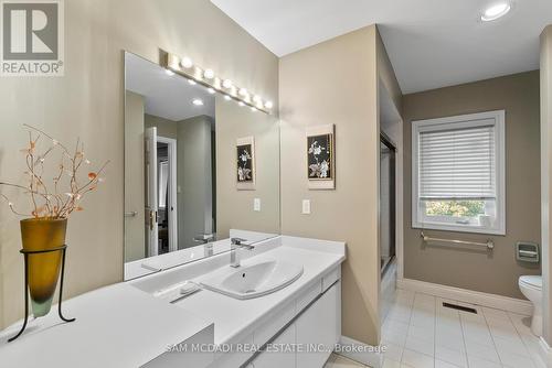 2235 Shawanaga Trail, Mississauga, ON - Indoor Photo Showing Bathroom