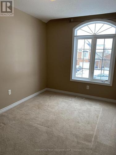 811 Silverfox Crescent, London North (North S), ON - Indoor Photo Showing Other Room