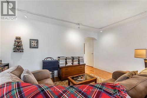 13 Mcmaster Avenue, Welland, ON - Indoor