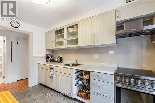 13 Mcmaster Avenue, Welland, ON - Indoor Photo Showing Kitchen