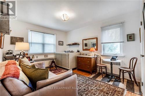 13 Mcmaster Avenue, Welland, ON - Indoor