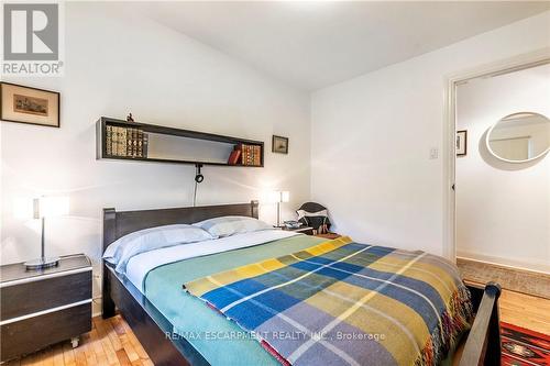 13 Mcmaster Avenue, Welland, ON - Indoor Photo Showing Bedroom